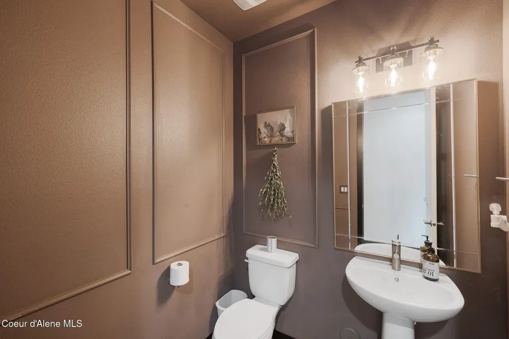 3366 N Cyprus Fox Loop Post Falls ID 83854