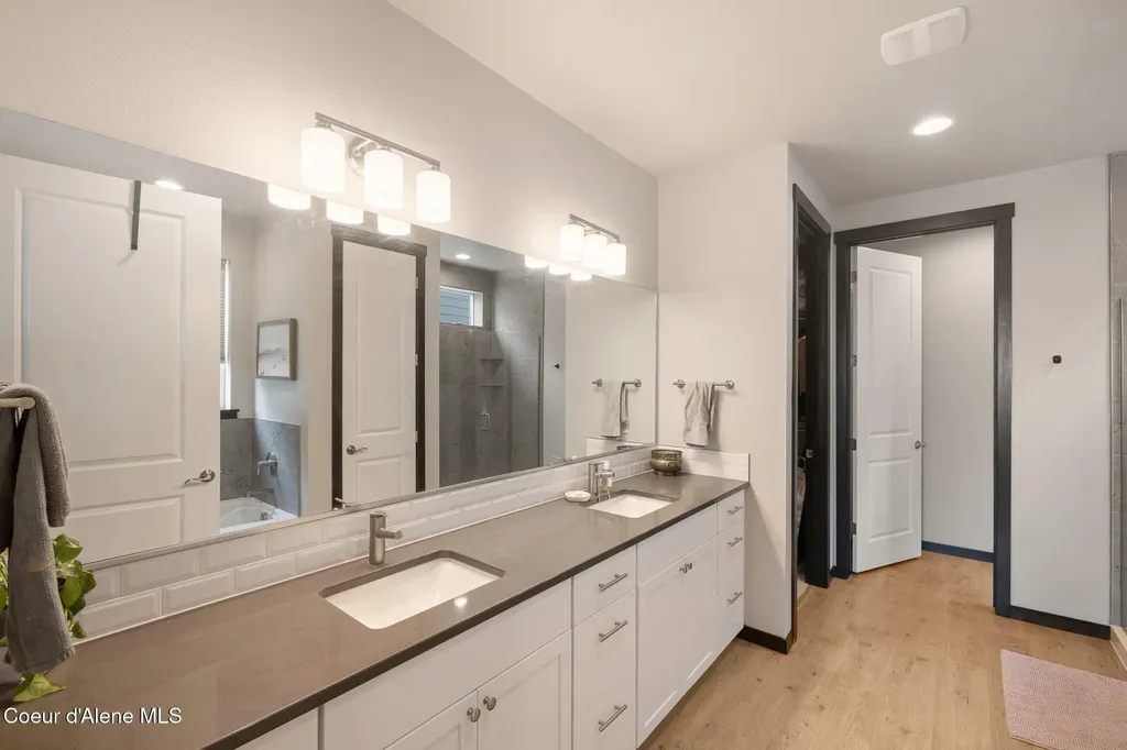 3366 N Cyprus Fox Loop Post Falls ID 83854