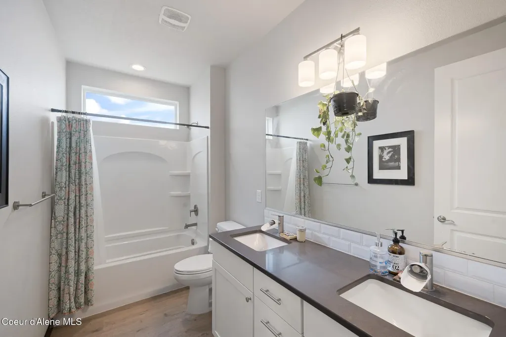 3366 N Cyprus Fox Loop Post Falls ID 83854