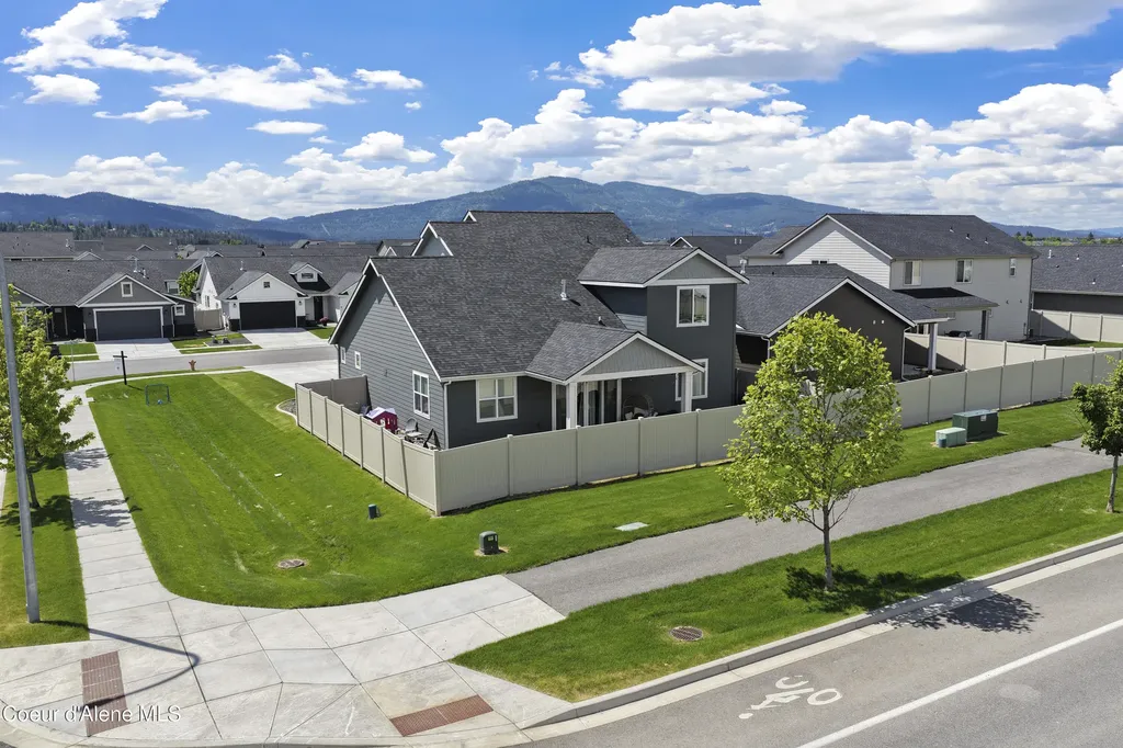 3366 N Cyprus Fox Loop Post Falls ID 83854