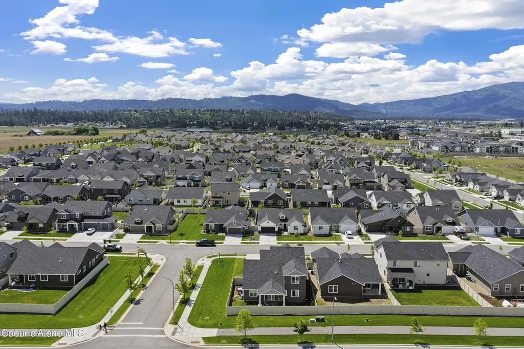 3366 N Cyprus Fox Loop Post Falls ID 83854