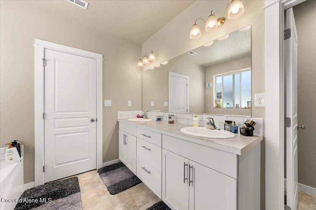 4735 N Connery Loop Post Falls ID 83854