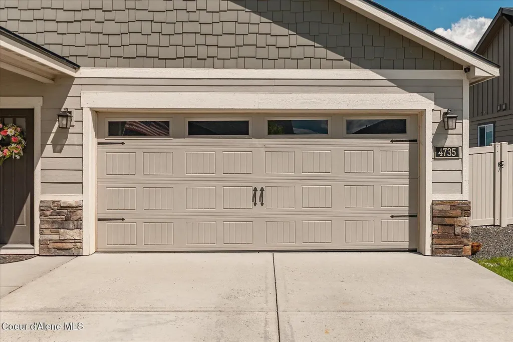 4735 N Connery Loop Post Falls ID 83854