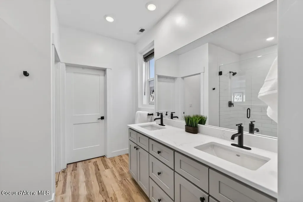 1814 Herring Avenue Sandpoint ID 83864