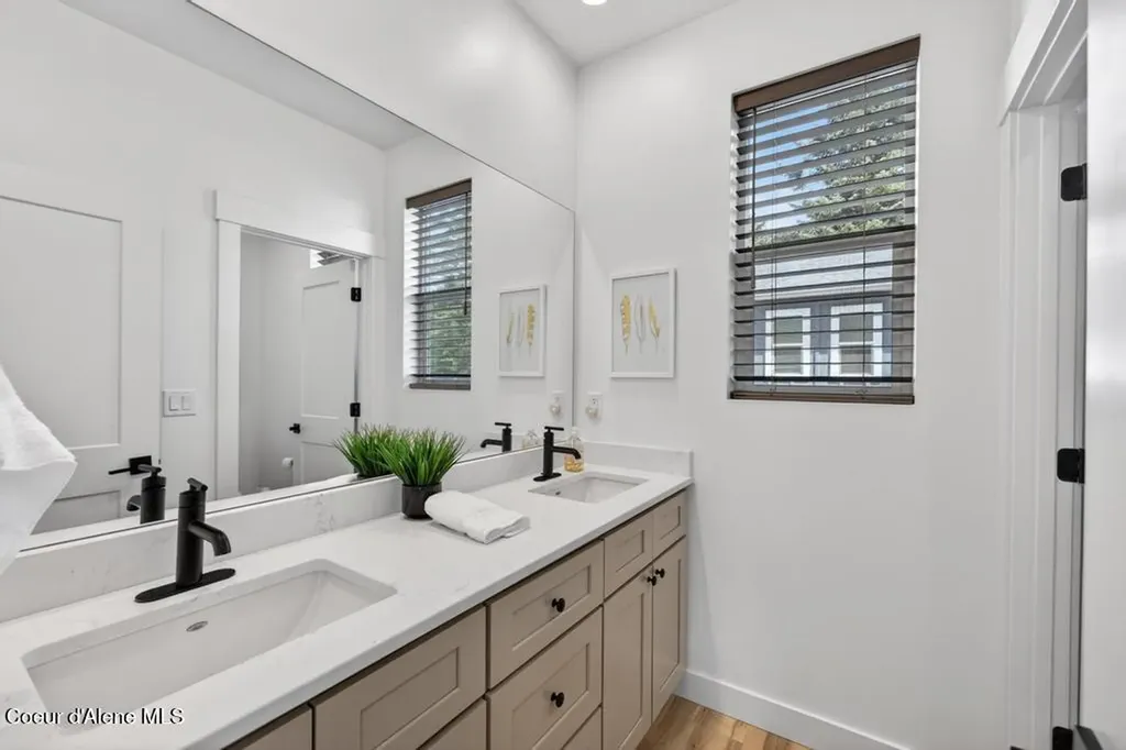 1814 Herring Avenue Sandpoint ID 83864