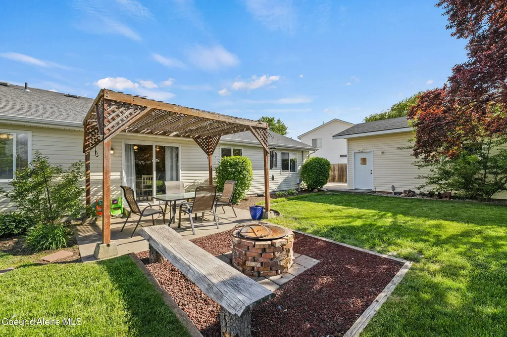 2459 W Warwick Court Hayden ID 83835