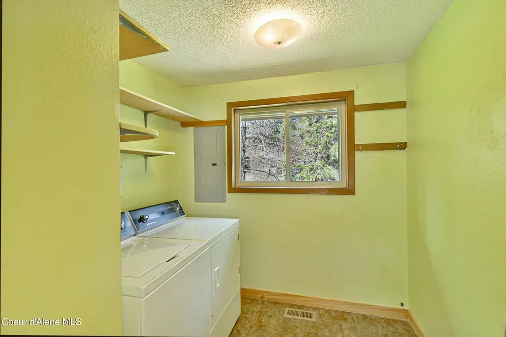 18756 W Rebel Road Hauser ID 83854