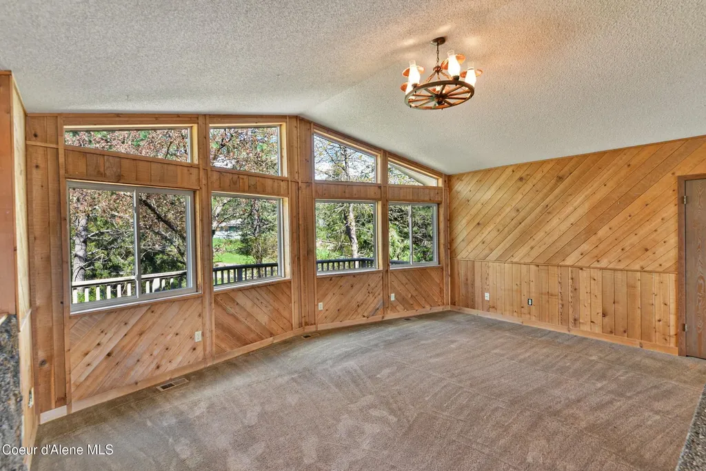 18756 W Rebel Road Hauser ID 83854
