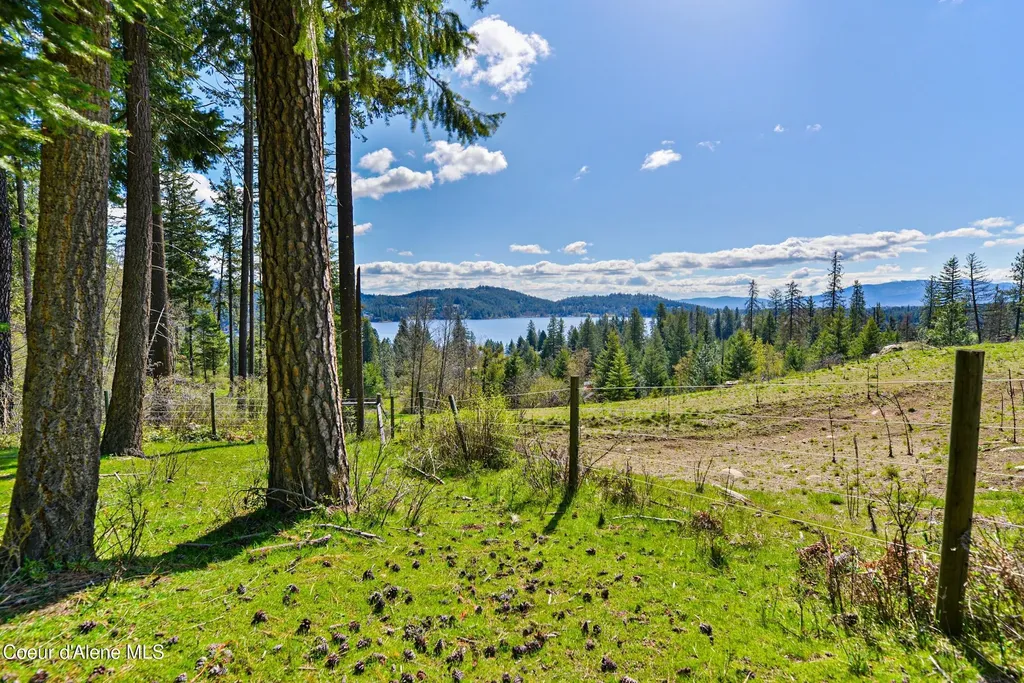 18756 W Rebel Road Hauser ID 83854