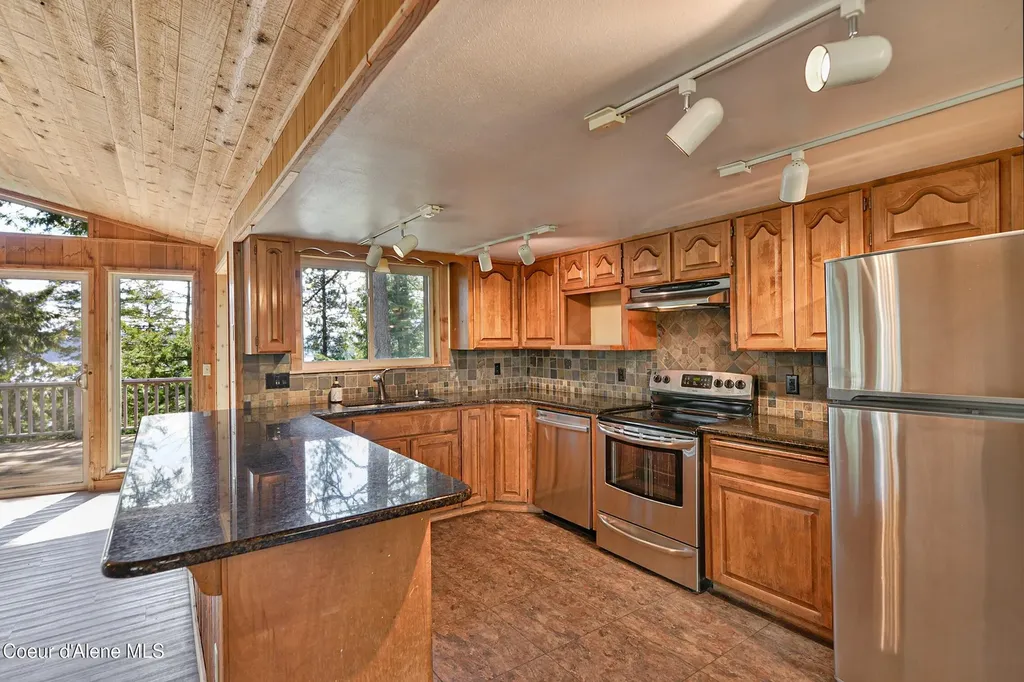 18756 W Rebel Road Hauser ID 83854
