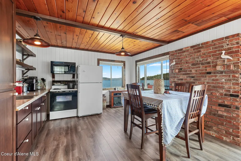 1699 E Thimbleberry Lane Harrison ID 83833