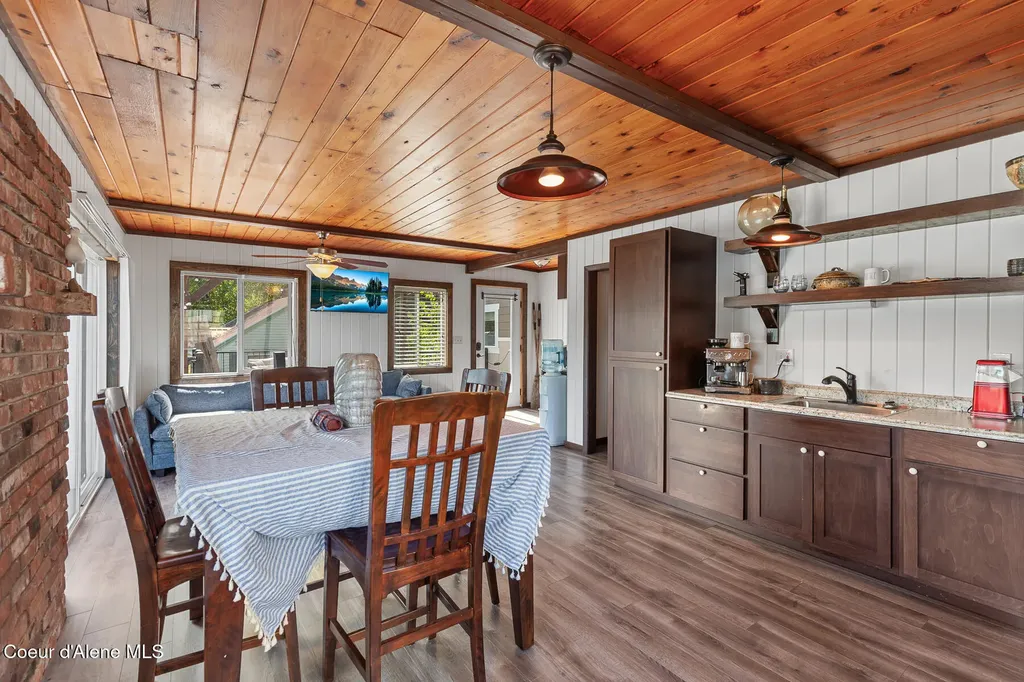 1699 E Thimbleberry Lane Harrison ID 83833