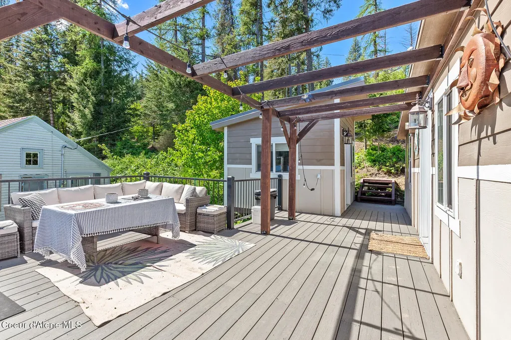 1699 E Thimbleberry Lane Harrison ID 83833