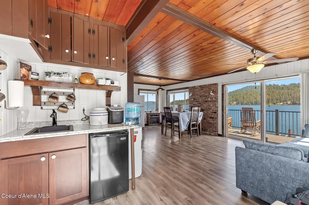 1699 E Thimbleberry Lane Harrison ID 83833