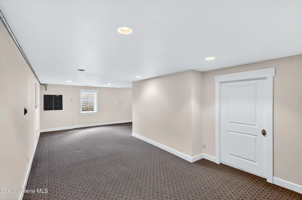 14829 W Burnett Road Nine Mile WA 99026