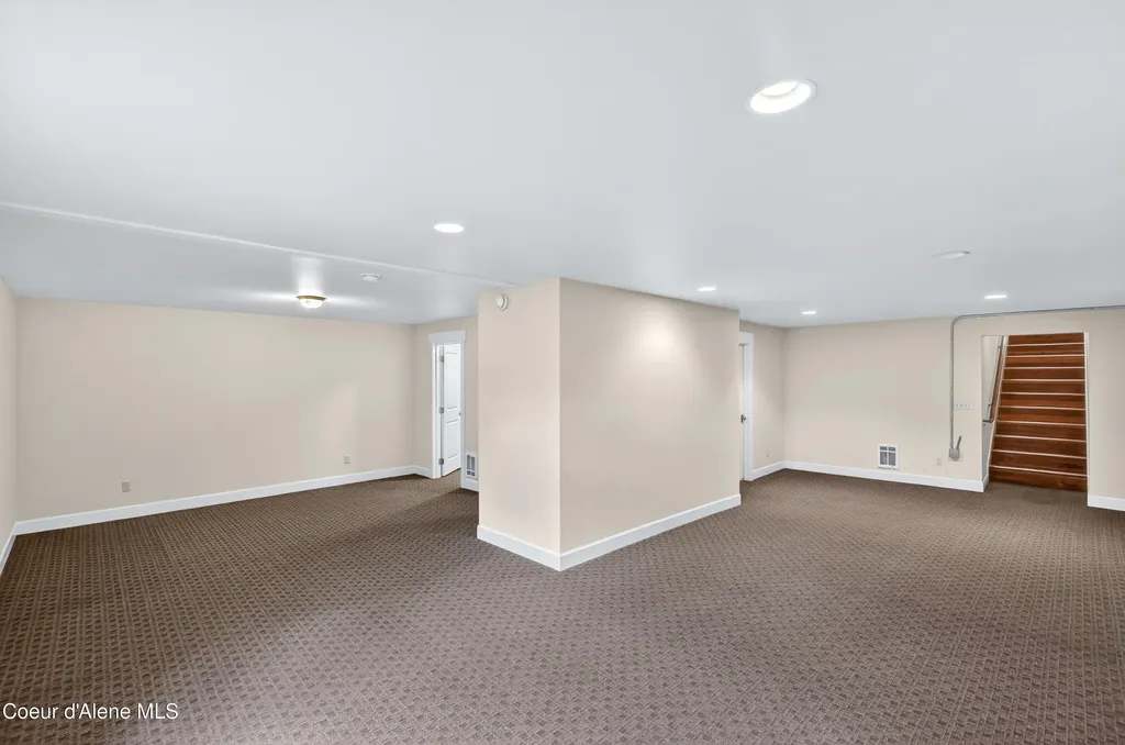 14829 W Burnett Road Nine Mile WA 99026