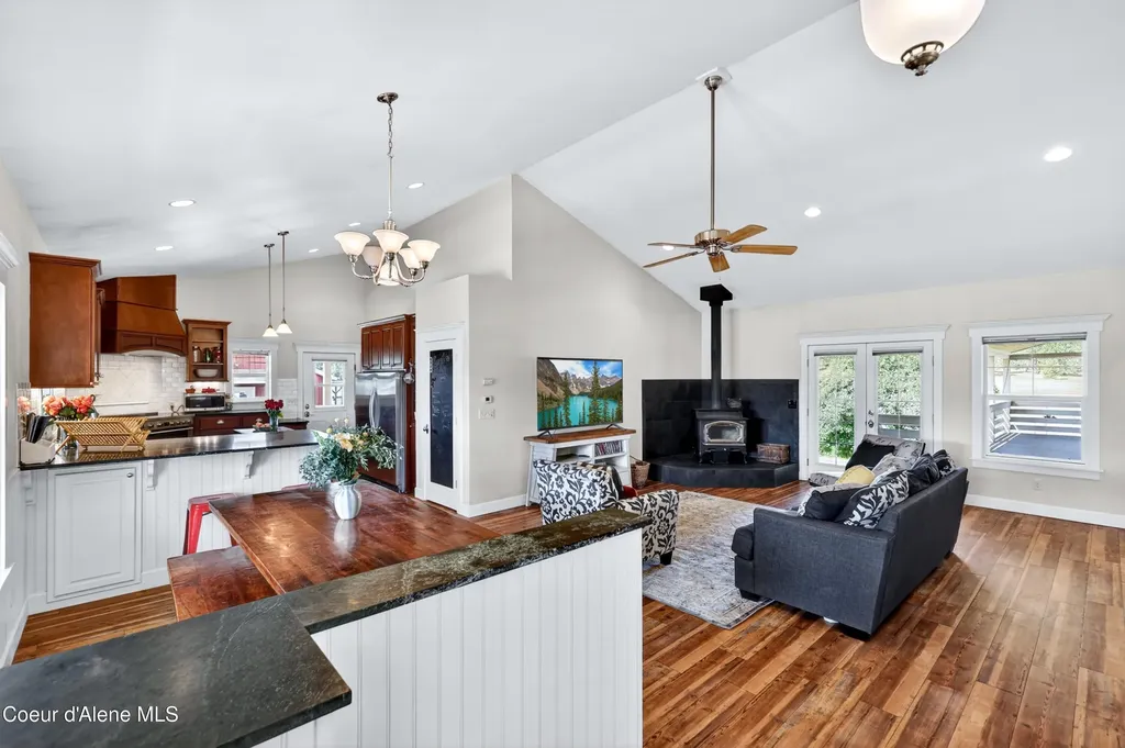 14829 W Burnett Road Nine Mile WA 99026