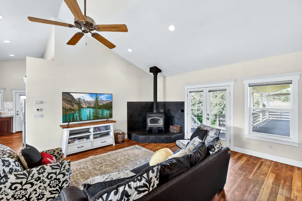 14829 W Burnett Road Nine Mile WA 99026