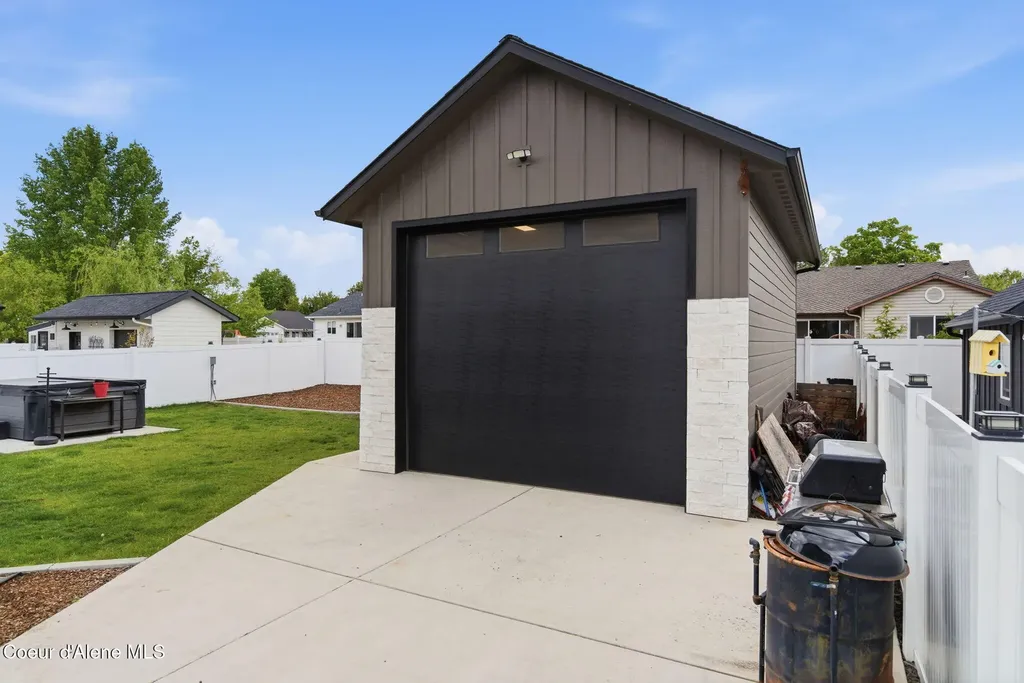 9061 N Raintree Lane Hayden ID 83835