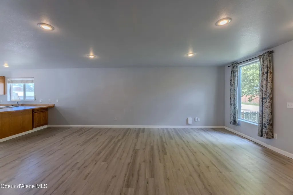 418 N Division Avenue Sandpoint ID 83864
