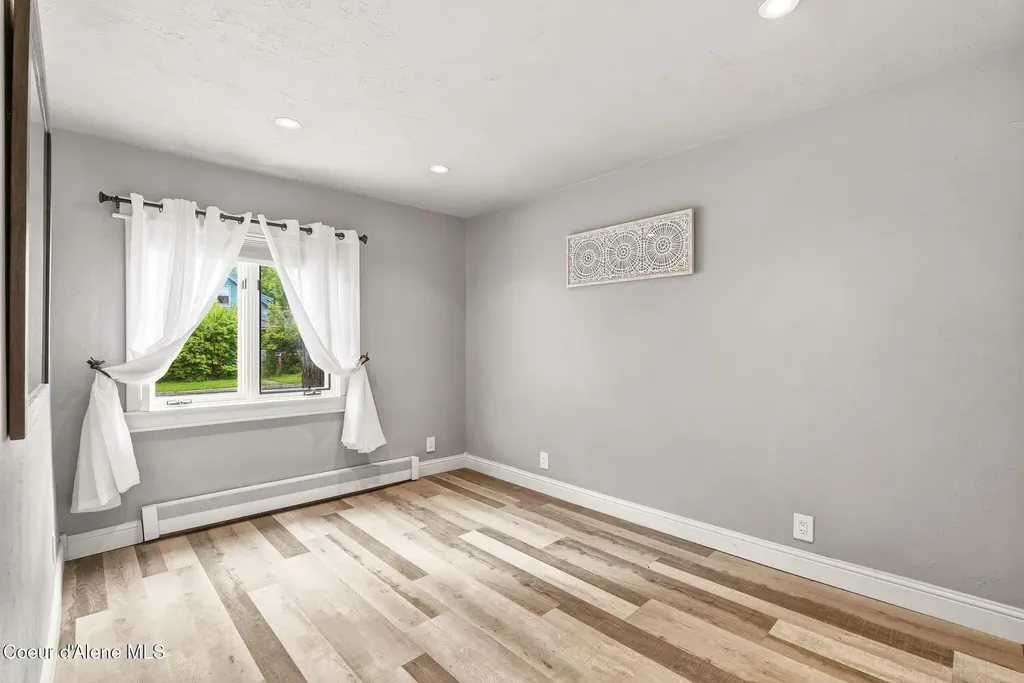 821 Poplar Street Sandpoint ID 83864