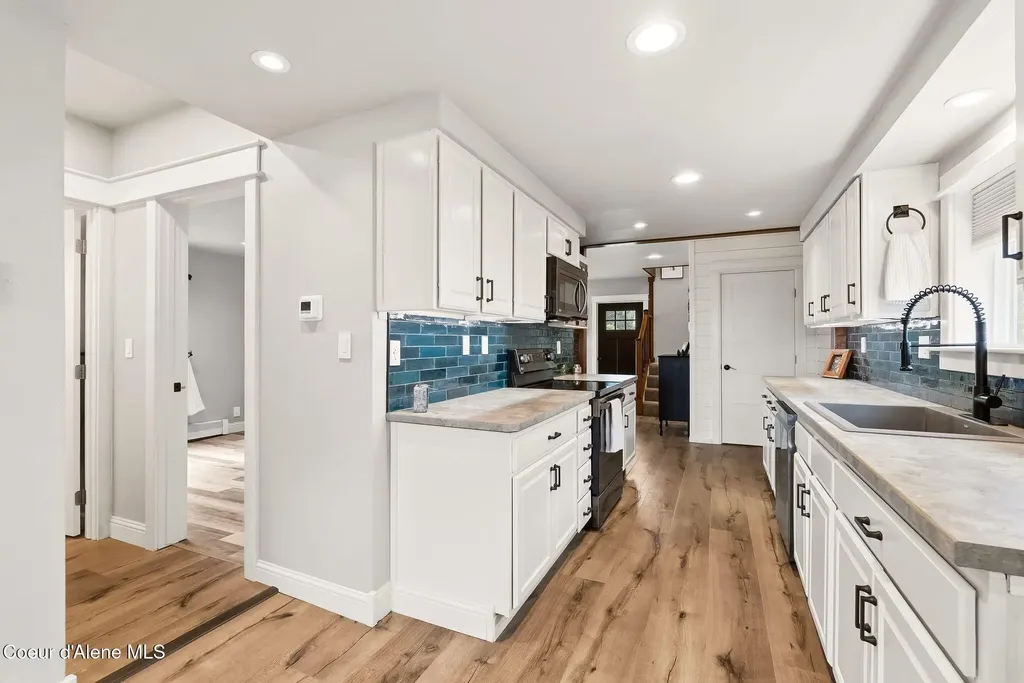 821 Poplar Street Sandpoint ID 83864