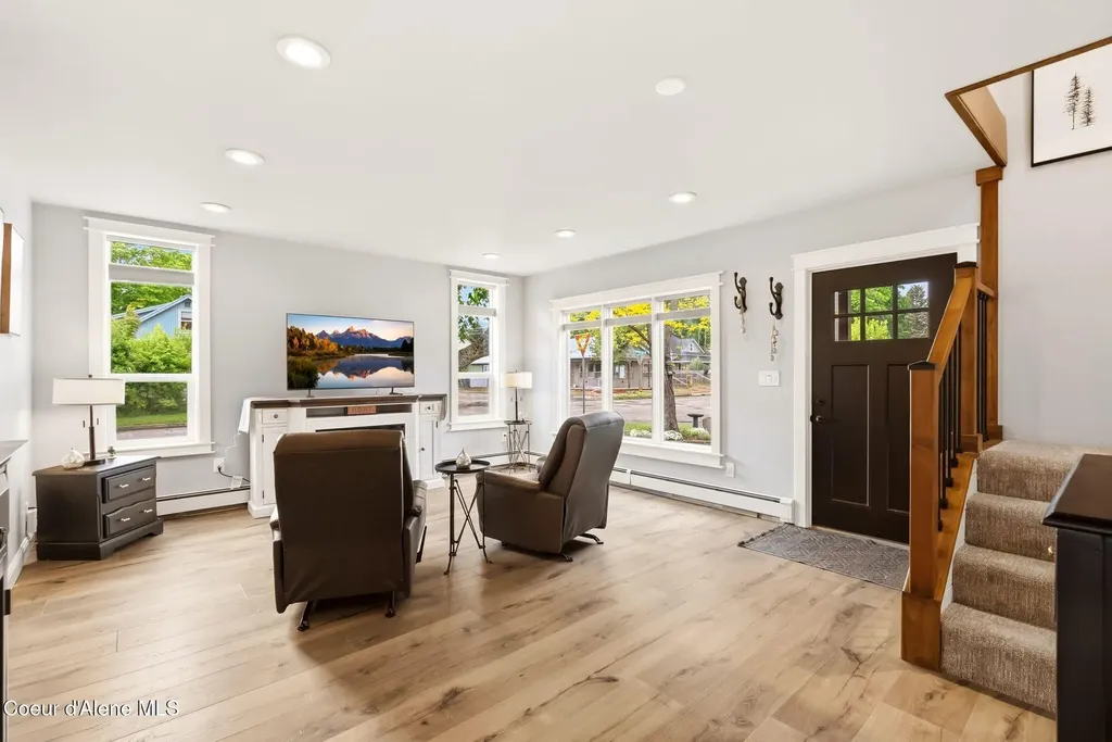 821 Poplar Street Sandpoint ID 83864