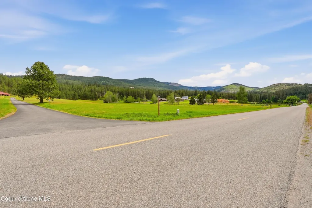 Nka W Quail Lane Post Falls ID 83854