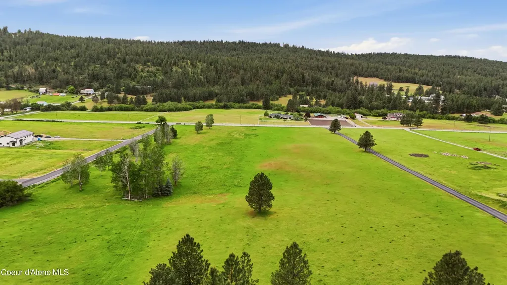 Nka W Quail Lane Post Falls ID 83854