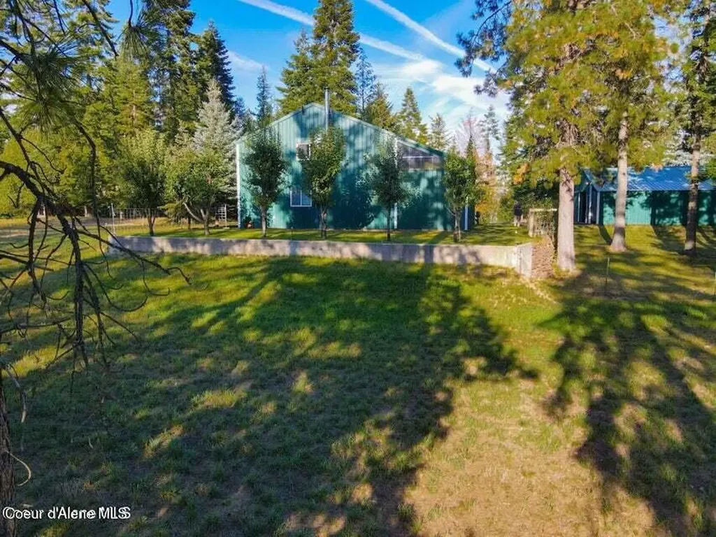 5758 E Burma Road Harrison ID 83833