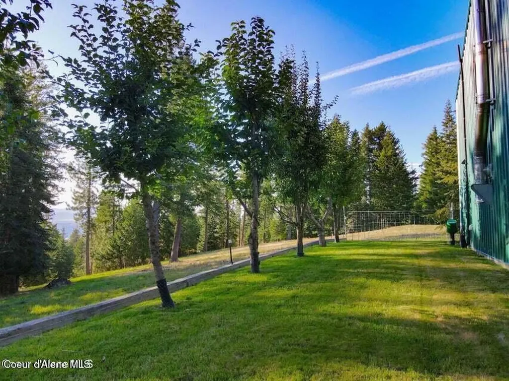 5758 E Burma Road Harrison ID 83833