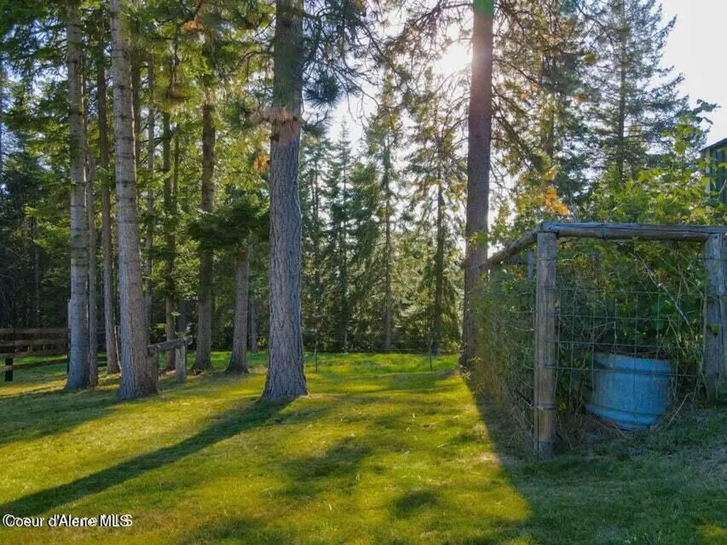 5758 E Burma Road Harrison ID 83833