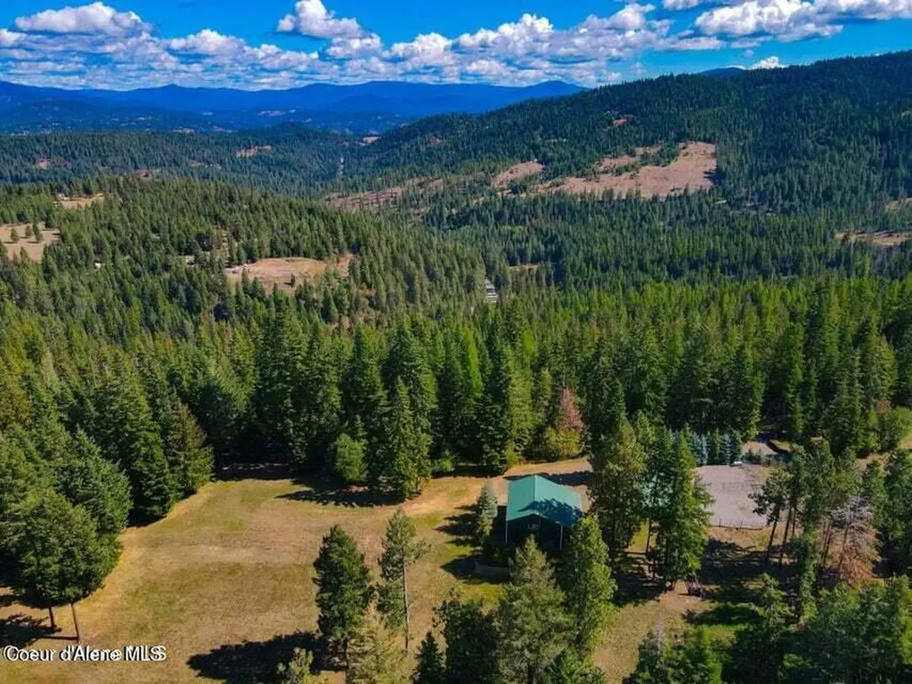 5758 E Burma Road Harrison ID 83833