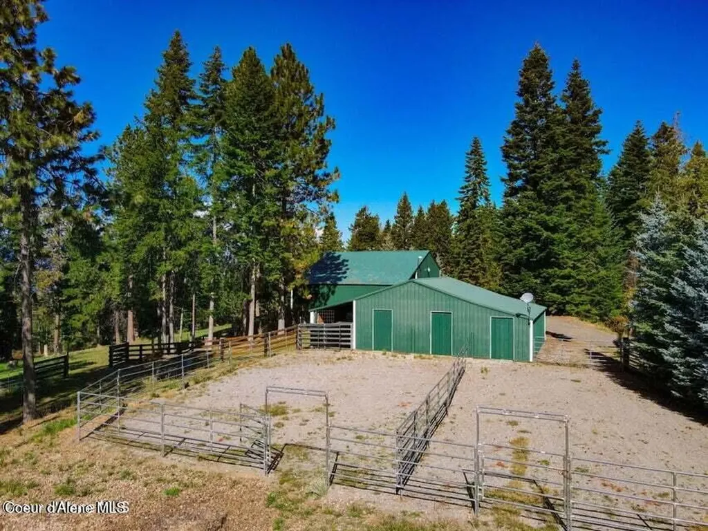 5758 E Burma Road Harrison ID 83833