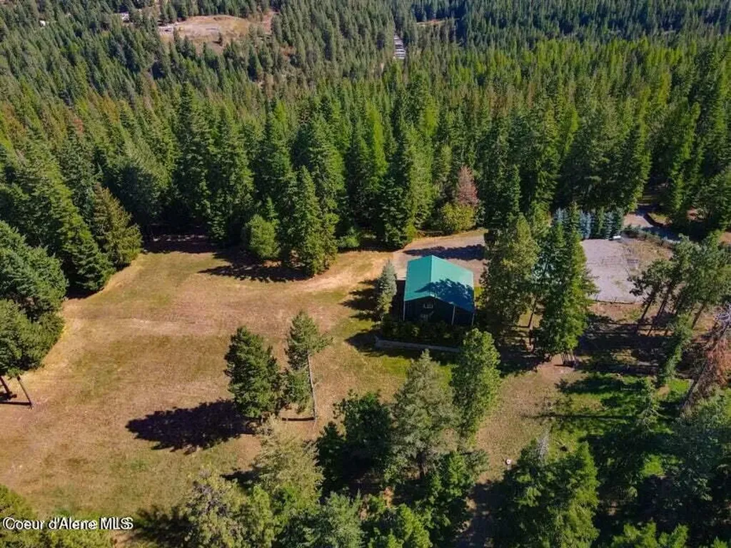 5758 E Burma Road Harrison ID 83833