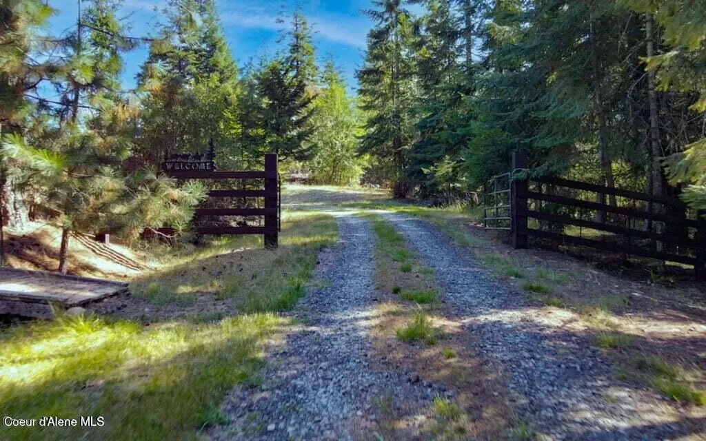 5758 E Burma Road Harrison ID 83833