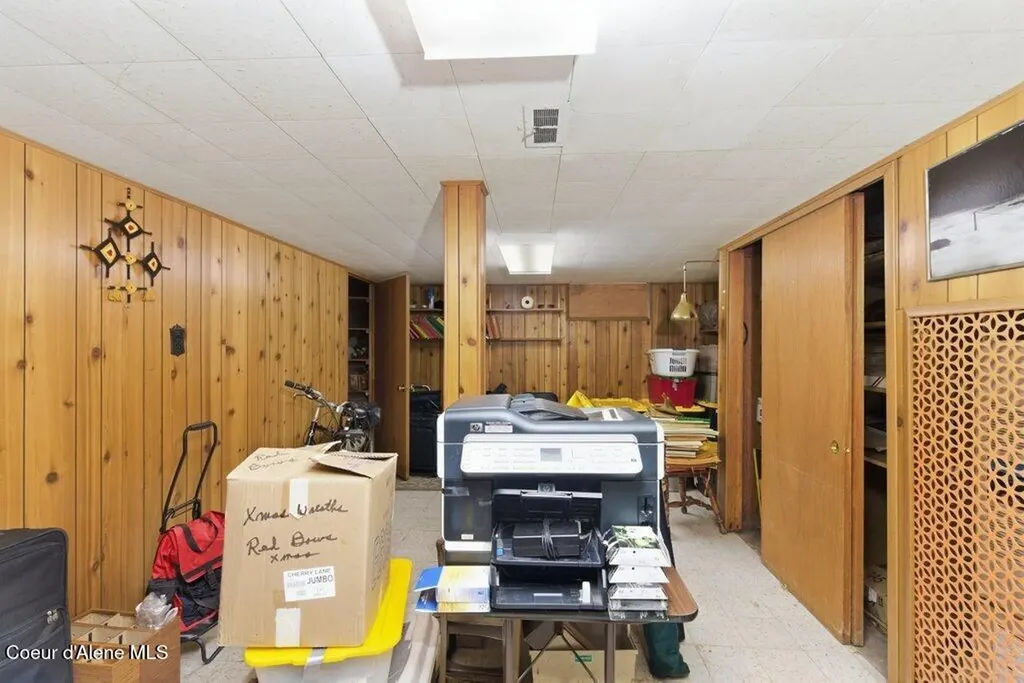 210 E Market Avenue Kellogg ID 83837