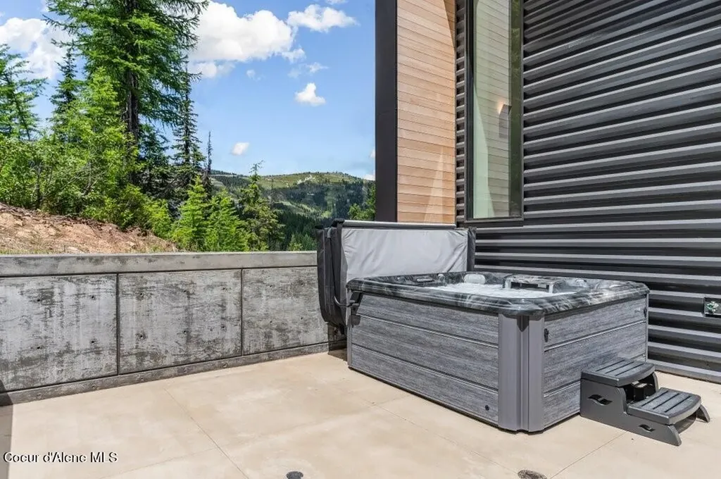 304 Blizzard Drive Sandpoint ID 83864