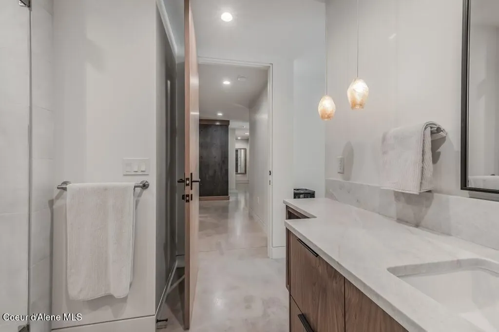 304 Blizzard Drive Sandpoint ID 83864