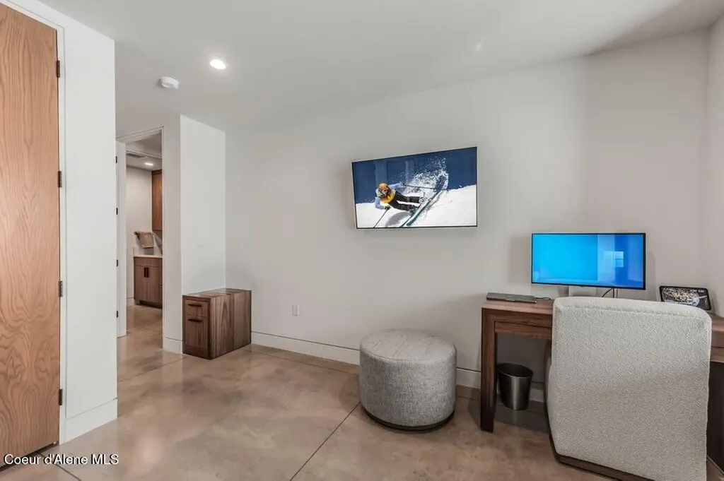 304 Blizzard Drive Sandpoint ID 83864