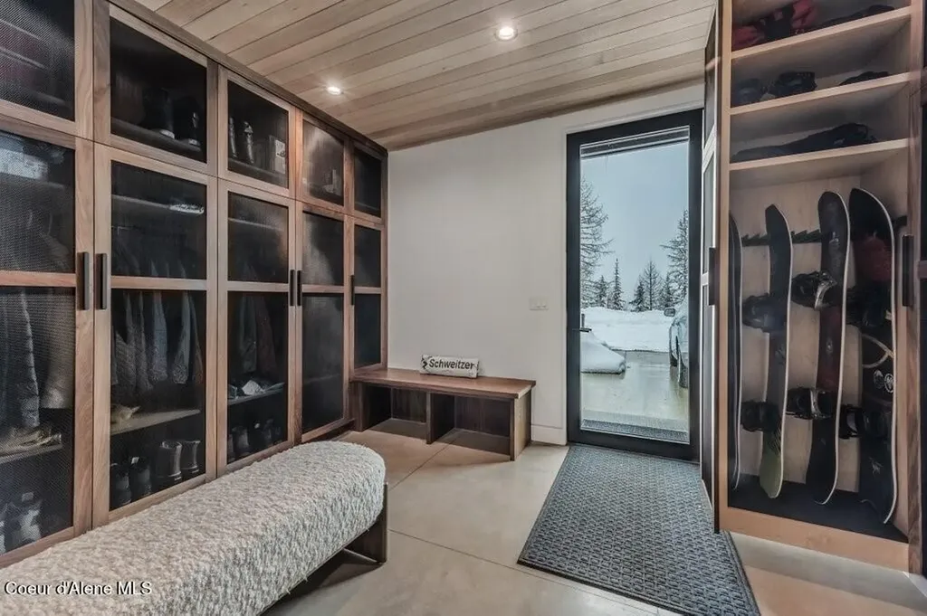 304 Blizzard Drive Sandpoint ID 83864