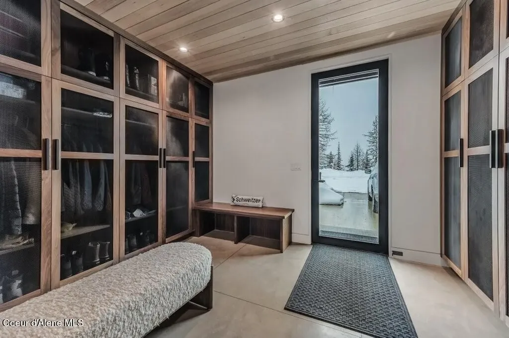 304 Blizzard Drive Sandpoint ID 83864