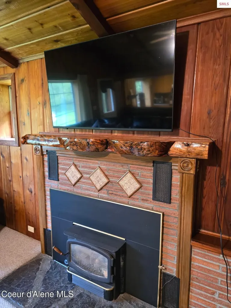 327 Winter Road Moyie Springs ID 83845