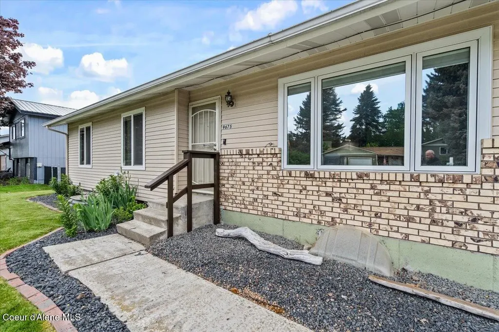 9675 N Valley Way Hayden ID 83835