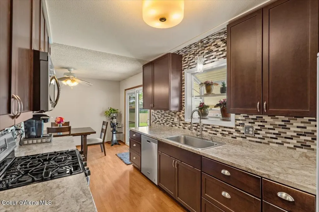 9675 N Valley Way Hayden ID 83835