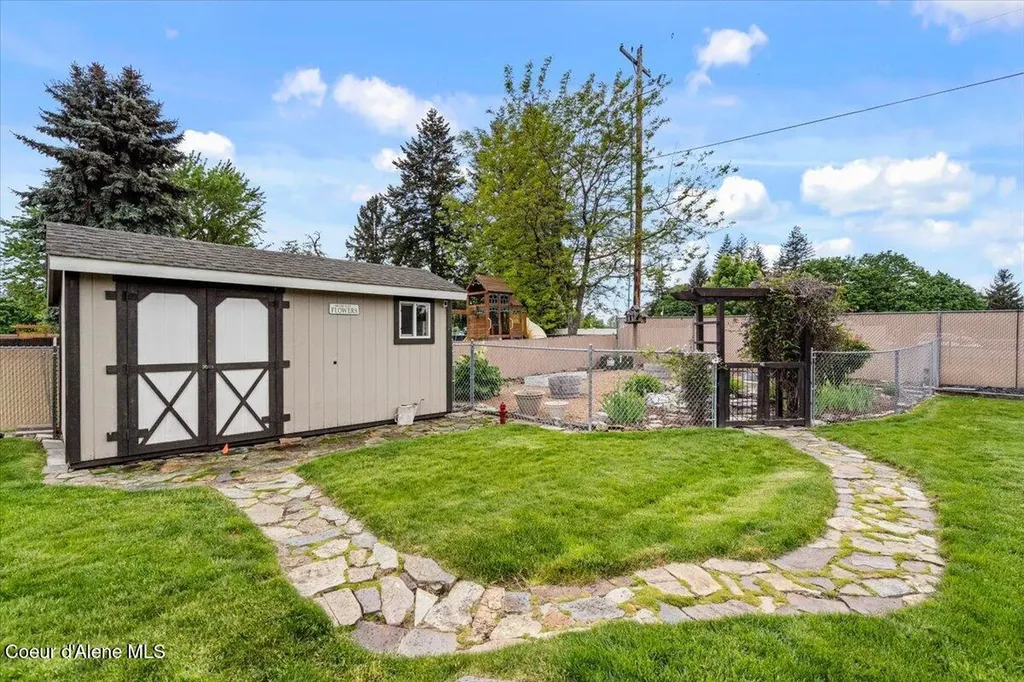 9675 N Valley Way Hayden ID 83835
