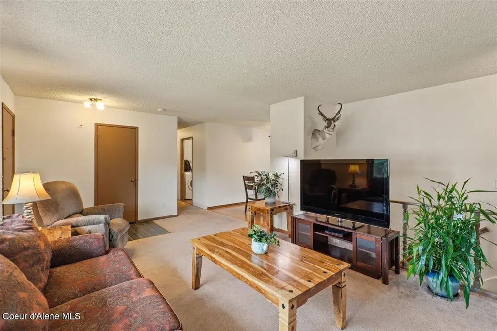 9675 N Valley Way Hayden ID 83835