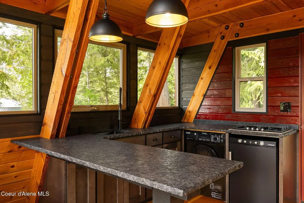 45 Rascals Road Sandpoint ID 83864