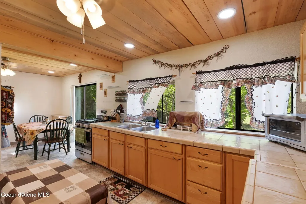 910 Otts Road Sagle ID 83860