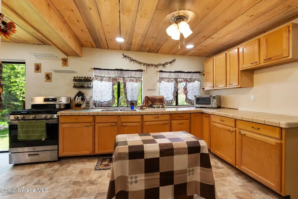 910 Otts Road Sagle ID 83860